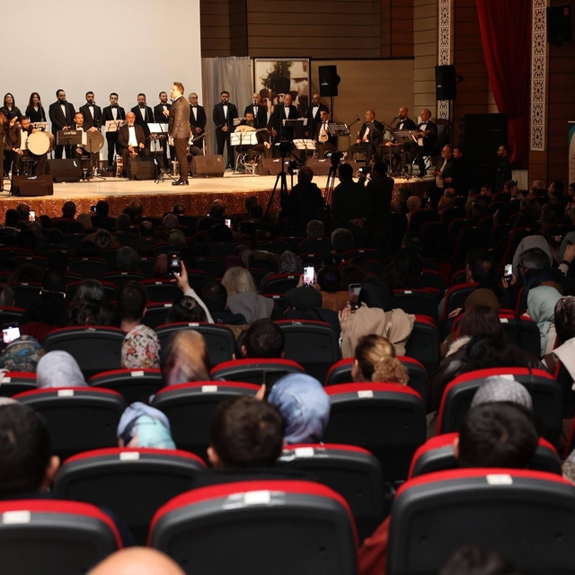 Erzincan'da kurtuluşun 108'inci yılına özel Türk halk müziği konseri düzenl...