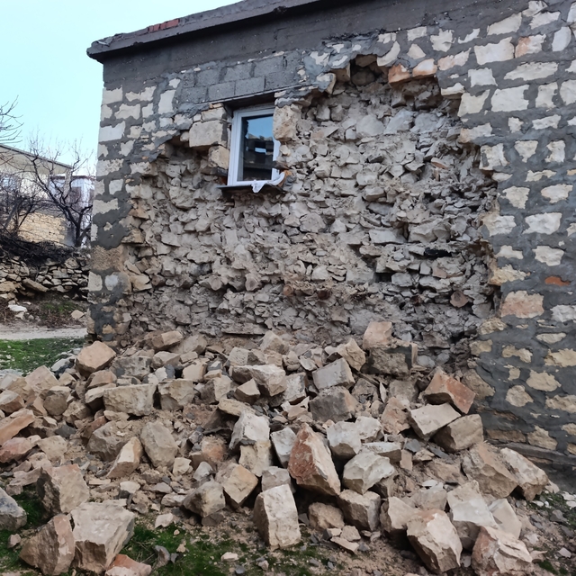 Mersin'de sağanaktan etkilenen alanlarda temizlik çalışması sürüyor