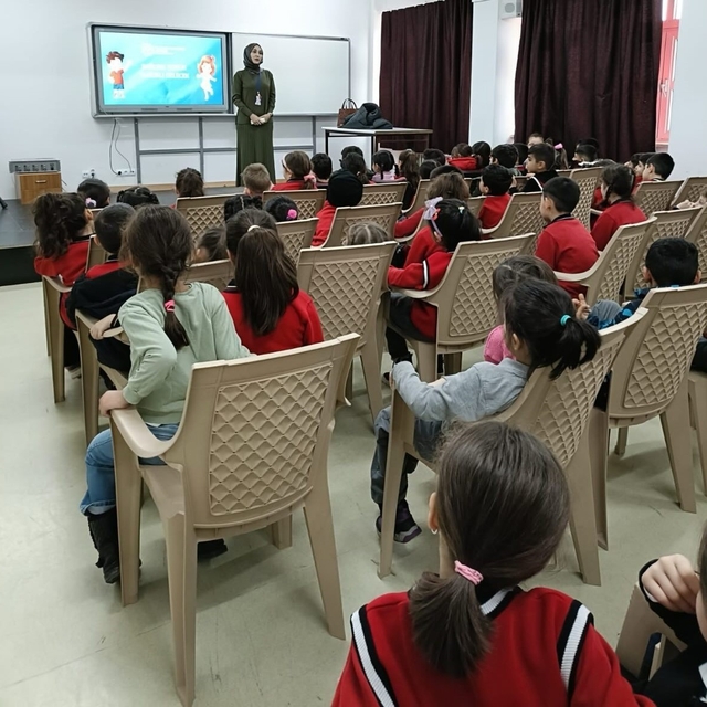 Erzincan'da 321 öğrenciye sağlık okuryazarlığı eğitimi verildi