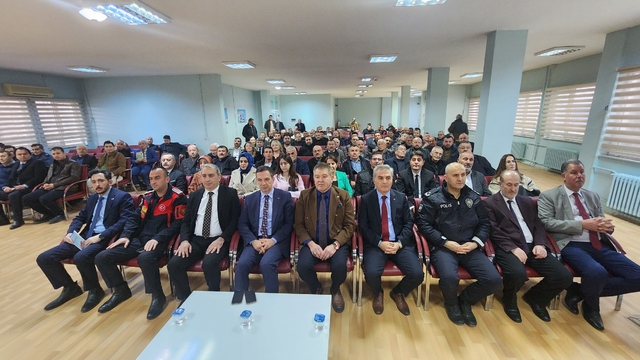 Suluova'da muhtarlara "Depremlere Hazır Köyler, Muhtarlar Ne Yapmalı Projesi" tanıtıldı
