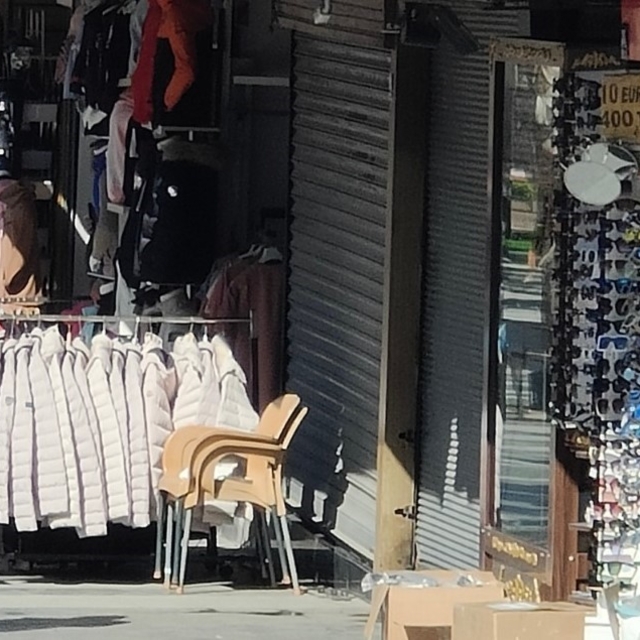 Kuşadası'nda kuyumcu soygununa "kepenk" engeli
Kuyumcu sahibinin dikkati so...