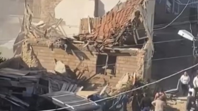 Gemlik'te metrik bina çöktü