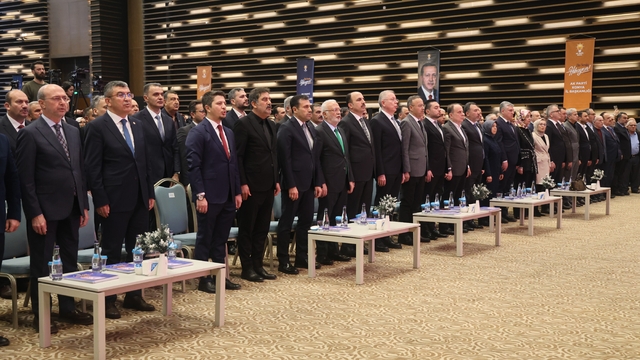 AK Parti Genel Başkan Vekili Elitaş: "Bakanın yeminini engellemek demokrasiyi askıya almak demektir"
AK Parti Konya İl Danışma Meclisi Toplantısı yapıldı