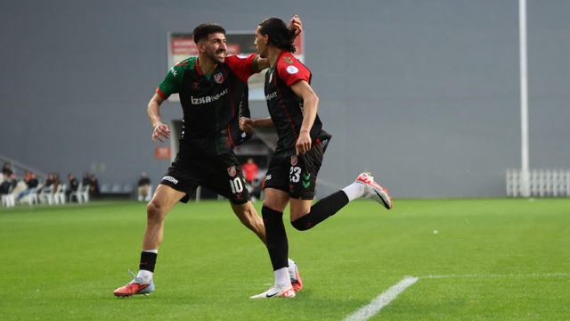 Karşıyaka - İzmir Çoruhlu FK: 3-1