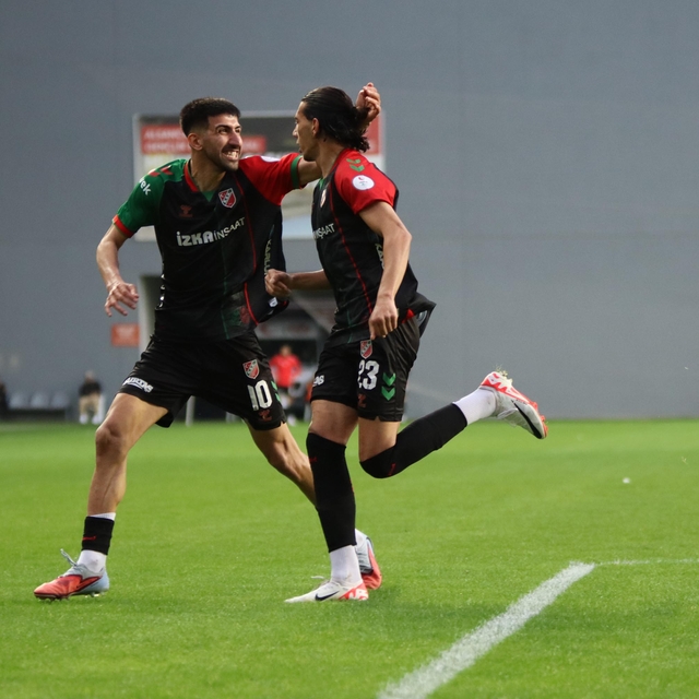 Karşıyaka - İzmir Çoruhlu FK: 3-1