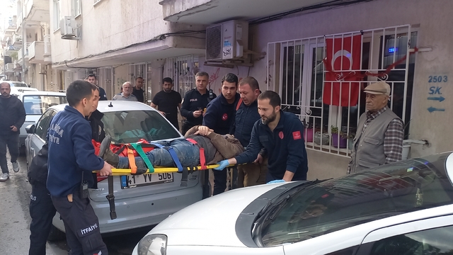 Manisa'da apartman boşluğuna düşen kişi yaralandı