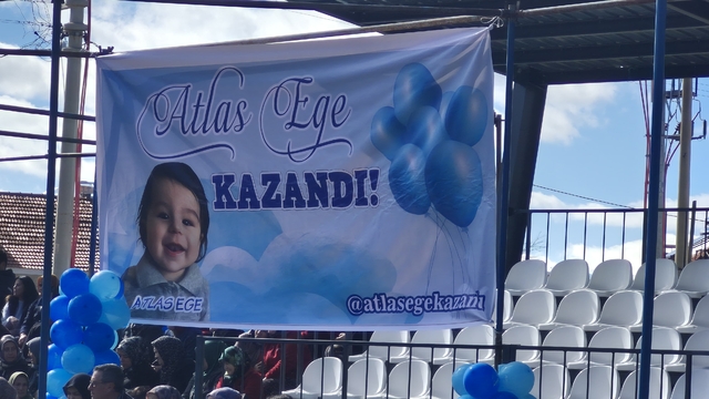 Burdur'da yardım kampanyası tamamlanan SMA'lı Atlas Ege için balon uçuruldu