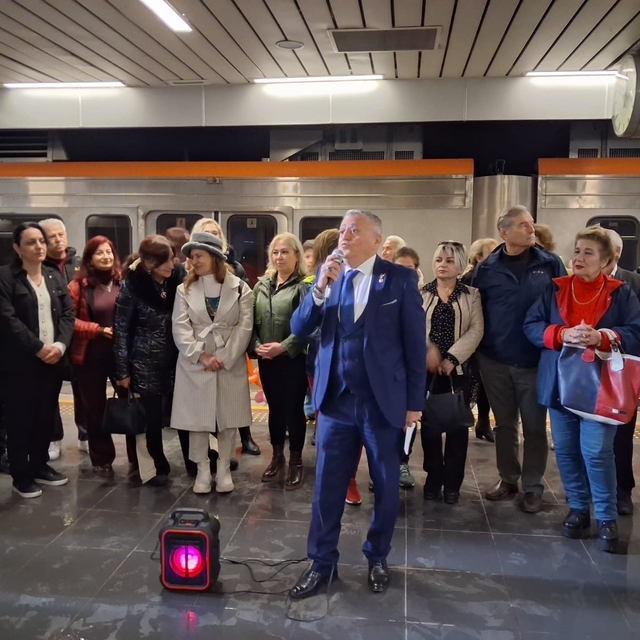 Adana'da 93 yazar ve şair Dünya Öykü Günü ve Sevgililer Günü'nü bir arada k...