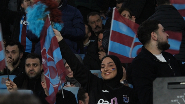 Trendyol Süper Lig: Trabzonspor: 1 - Fenerbahçe: 1 (Maç devam ediyor)