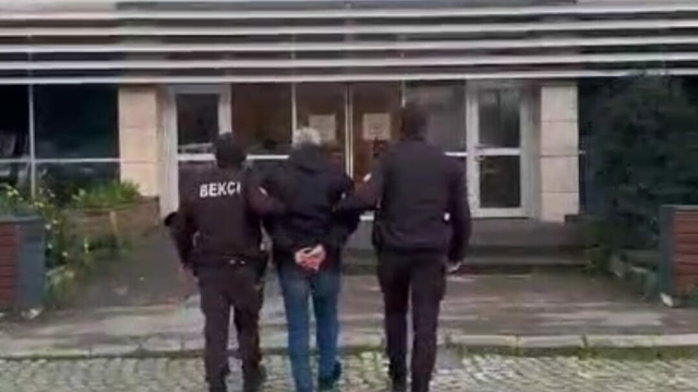 İzmir’de firari iki hükümlü yakalandı