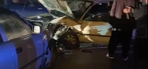 Osmaniye'de iki otomobil kafa kafaya çarpıştı; 4 yaralı