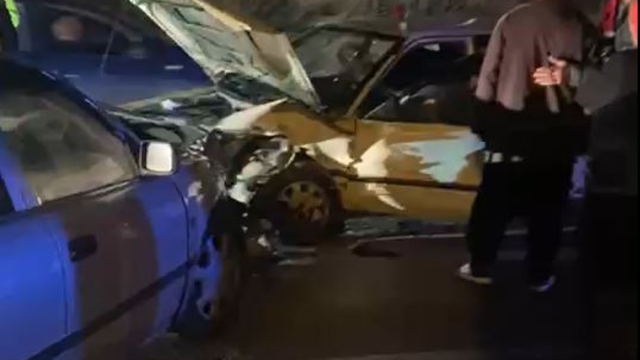 Osmaniye'de iki otomobil kafa kafaya çarpıştı; 4 yaralı