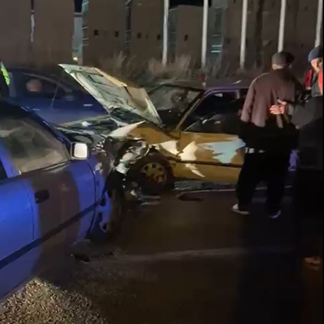 Osmaniye'de iki otomobil kafa kafaya çarpıştı; 4 yaralı