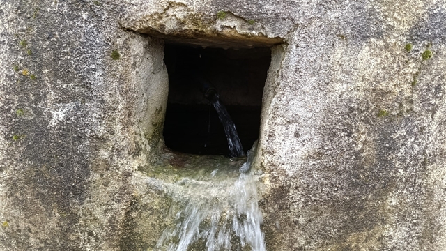 Selendi'de kuruyan çeşmeler yeniden hayat buldu