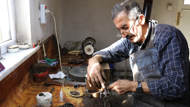 Erzurum'da yaşayan bir insan hazinesi
45 yıldır Oltu taşını ustalıkla işliyor