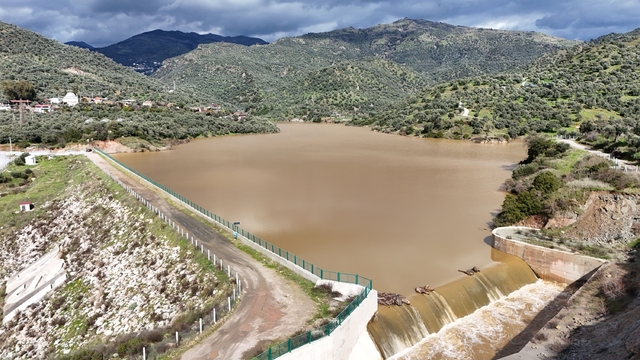 Sultanhisar'da göletler sağanakla doldu taştı