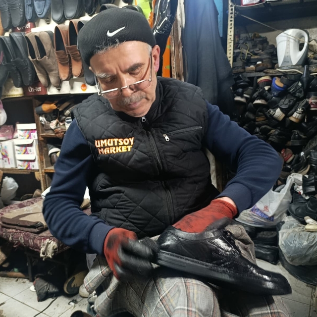Kahramanmaraş'ta 38 yıllık usta eski ayakkabılara yeniden hayat veriyor