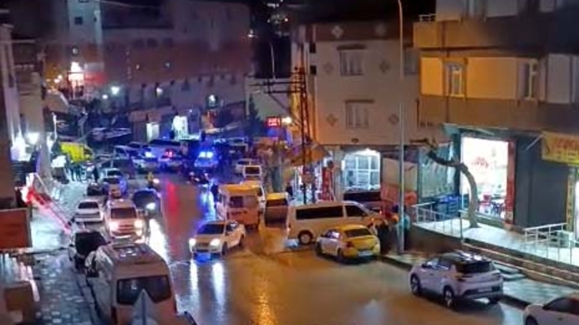 Düğün salonu önünde silahlı saldırıda ağır yaralandı