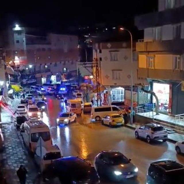 Düğün salonu önünde silahlı saldırıda ağır yaralandı