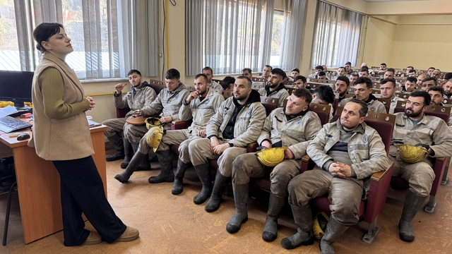 Maden işçilerine sanal kumar bağımlılığıyla mücadele bilinci kazandırılıyor