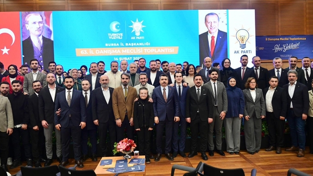 AK Parti Bursa İl Başkanı Davut Gürkan; "Gençlik, Türkiye Yüzyılı'nın bugünkü öznesidir"