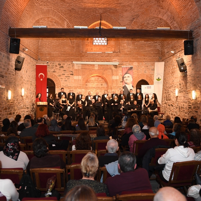 Osmangazi'de 14 Şubat ezgileri yükseldi