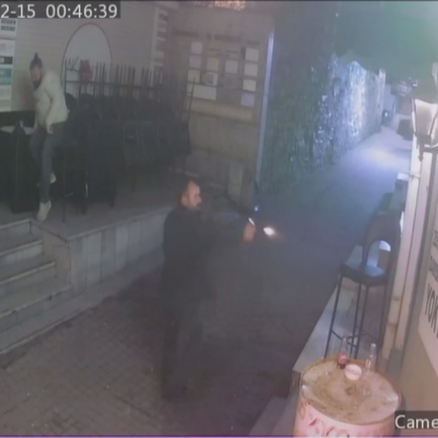 Eğlence mekanına ateş açıp, biri kadın, 2 kişiyi vurdu