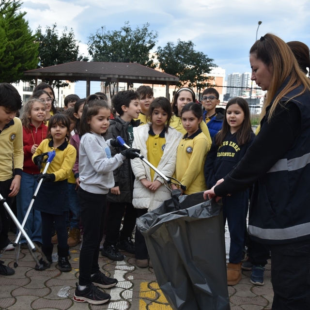 Atakum'da çocuklardan çevre temizliği konusunda anlamlı etkinlik