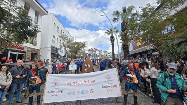 Badem Çiçeği Festivali sona erdi