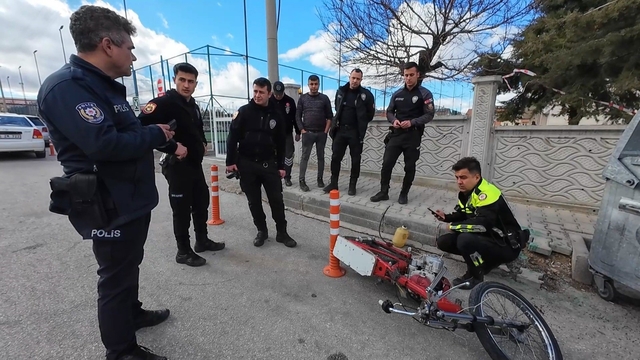 Karaman'da motosikletin çarptığı polis memuru yaralandı