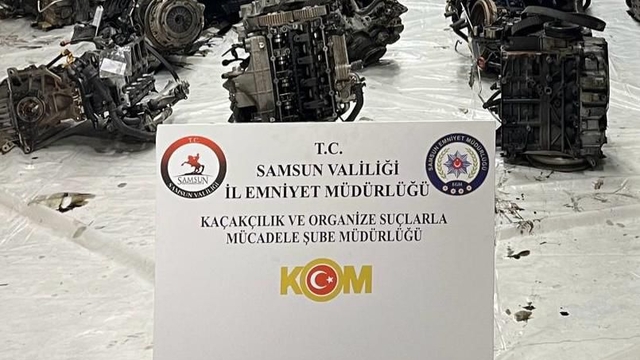 Samsun'da gümrük kaçağı 13 otomobil motoru ele geçirildi