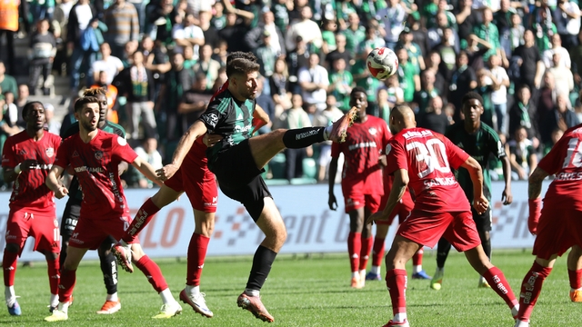 Trendyol Süper Lig: Kocaelispor: 1 - Gaziantep FK: 0 (İlk yarı)