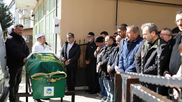 Kuzey Marmara Otoyolu'ndaki feci kazada ölen sürücü toprağa verildi