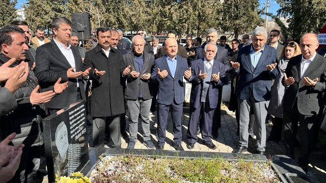 Kahtalı Mıçe, vefat yıl dönümünde memleketinde dualarla anıldı