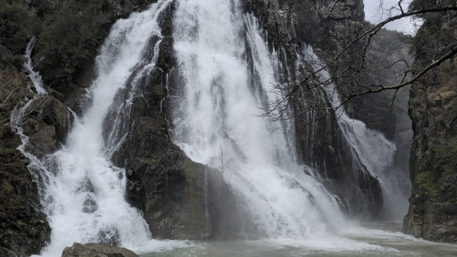Antalya'daki Uçansu Şelalesi'nin debisi yağışlardan dolayı arttı