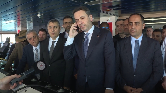 Bakan Bayraktar: Türkiye Cumhuriyeti tarihinin en büyük projesi Mersin'de hayata geçiyor (3)