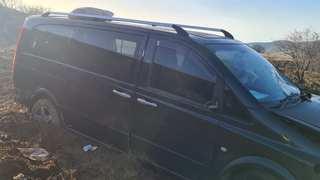 Isparta'da kontrolden çıkan araç şarampole savruldu: 10 yaralı