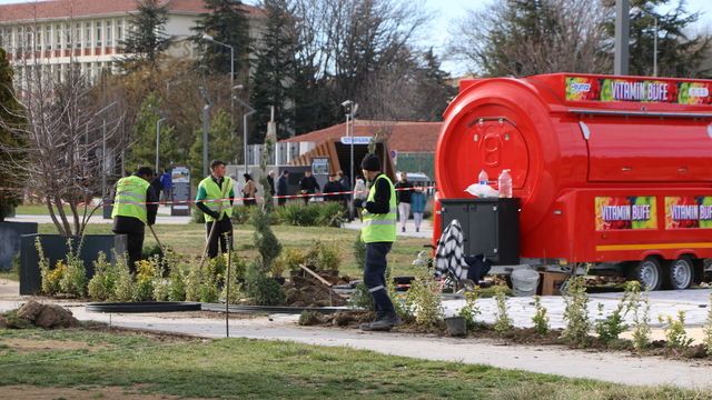 Eskişehir'de Recep Tayyip Erdoğan Millet Bahçesi'nin bakım çalışmaları tamamlanıyor