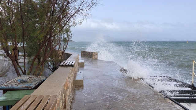 Datça'da şiddetli lodos etkili oldu