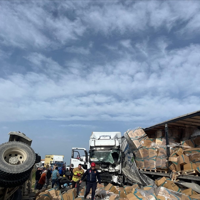 Manisa'da korkutan kaza: 1'i çocuk 5 yaralı
