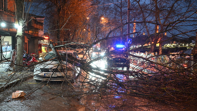 Edirne'de fırtına etkili oluyor
