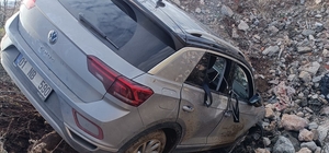 Adıyaman'da otomobil şarampole devrildi: 4 yaralı