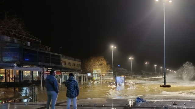 Edremit Körfezi'nde lodos etkili oldu