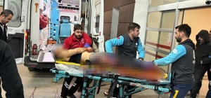 Sokak ortasında bıçaklanarak ağır yaralandı