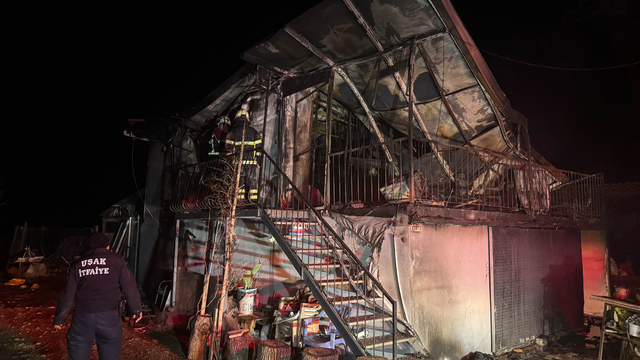 Uşak'ta prefabrik evde çıkan yangında karı koca öldü