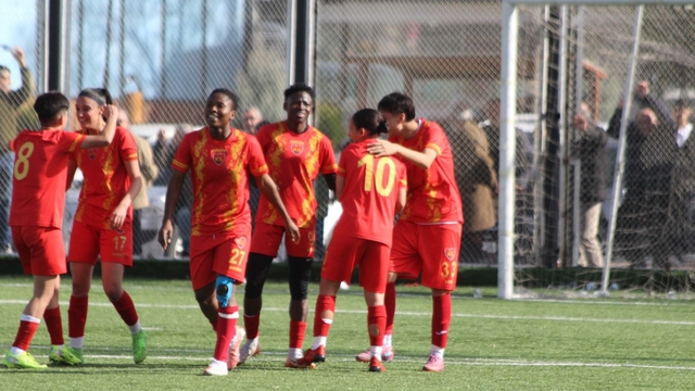 Kayseri Kadın FK şampiyon oldu