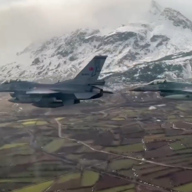 Jetler Erzincan'ın kurtuluşu için havalandı