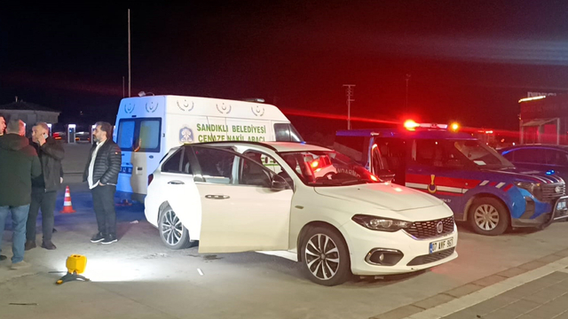 Park halindeki otomobilde erkek cesedi bulundu