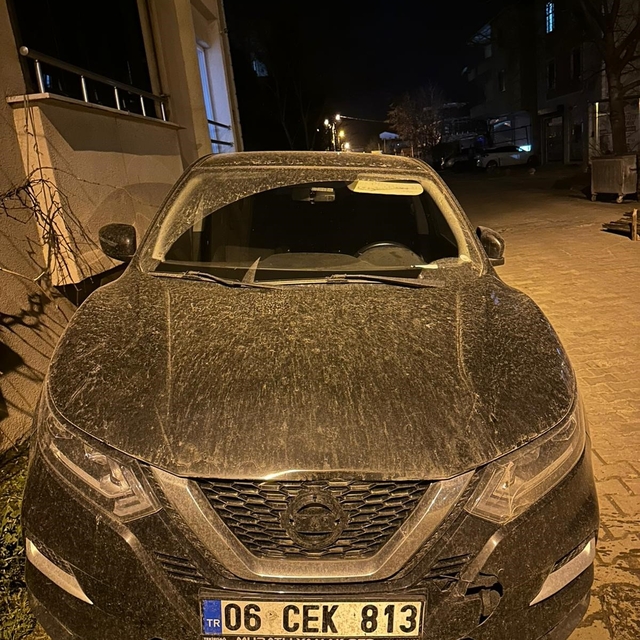 Muratlı'da çamur yağışı araçları kapladı