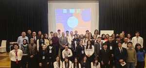 Sivas'ta İngilizce münazara yarışması düzenlendi
Sivas'ta 18 okul takımının...